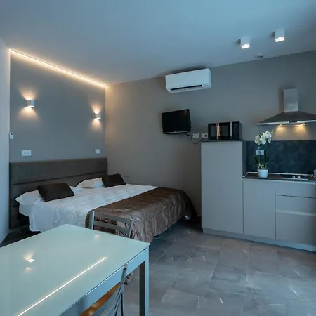 Astoria Apartment *
